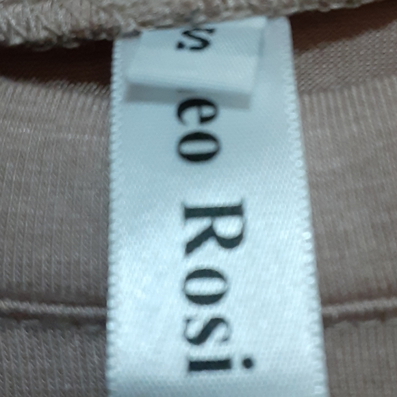 Leo Rosi Women's Miranda Cold Shoulder Top - Picture 4 of 5